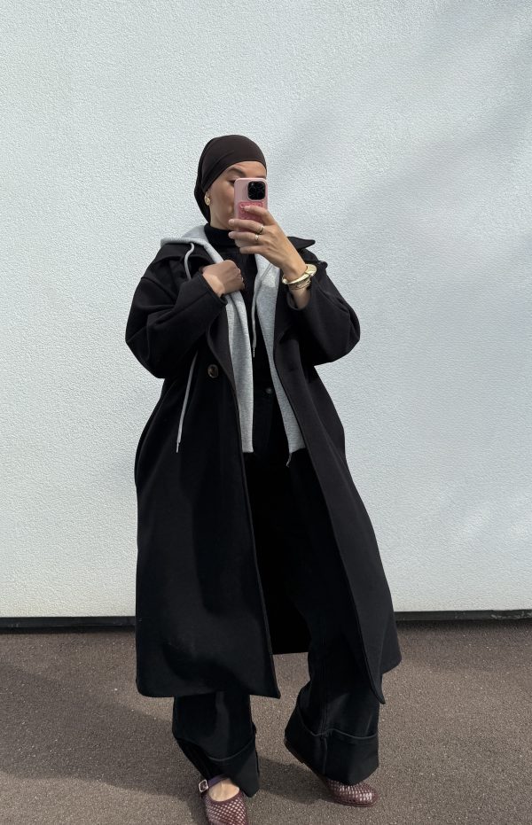 Manteau à capuche noir