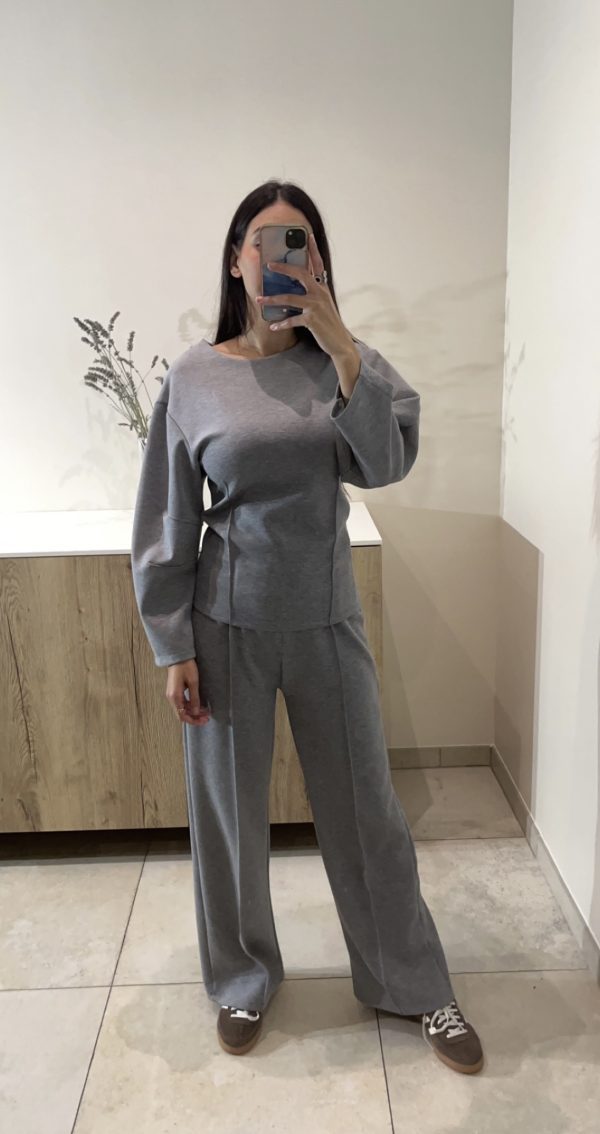 cjykmlnuyxbjagf0lzezlje2ljaumzkgkglqag9uzte0ldu7iglpuyaxni4xlji7igd6axapiai-4 Ensemble gris