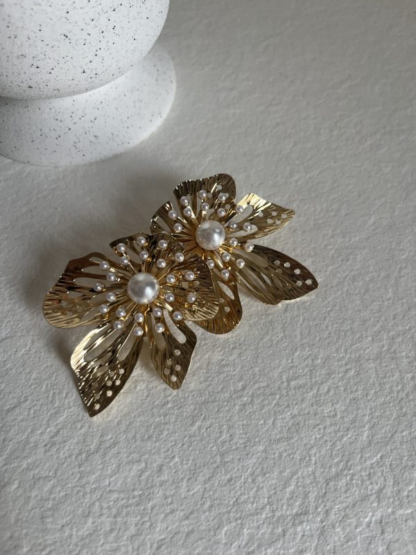 Boucle d’oreille feuille perlée