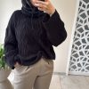 Pull oversize torsadé noir – col montant
