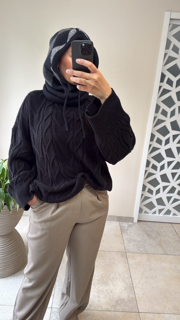 Pull oversize torsadé noir – col montant