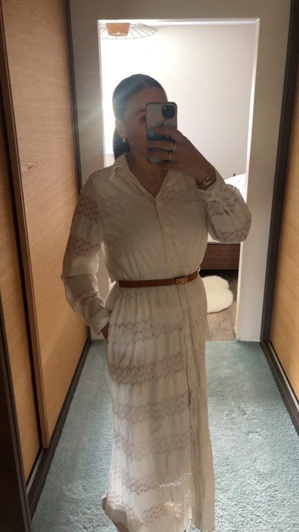 Robe dentelle blanc cassé