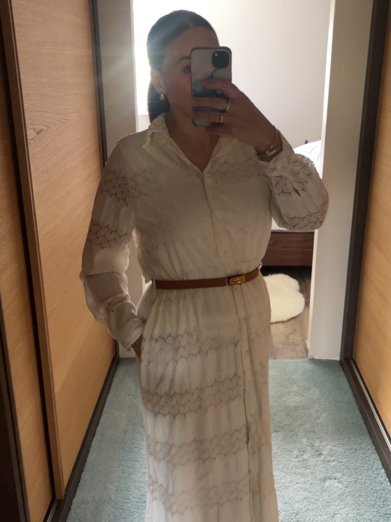 Robe dentelle blanc cassé
