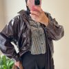 cjykmlnuyxbjagf0lzezlju3ljaundkgkglqag9uzte3lde7iglpuyaxoc42lji7igd6axapiai-14 Blouson bombers similicuir marron brillant