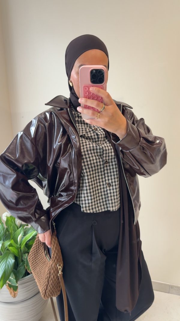 cjykmlnuyxbjagf0lzezlju3ljaundkgkglqag9uzte3lde7iglpuyaxoc42lji7igd6axapiai-14 Blouson bombers similicuir marron brillant