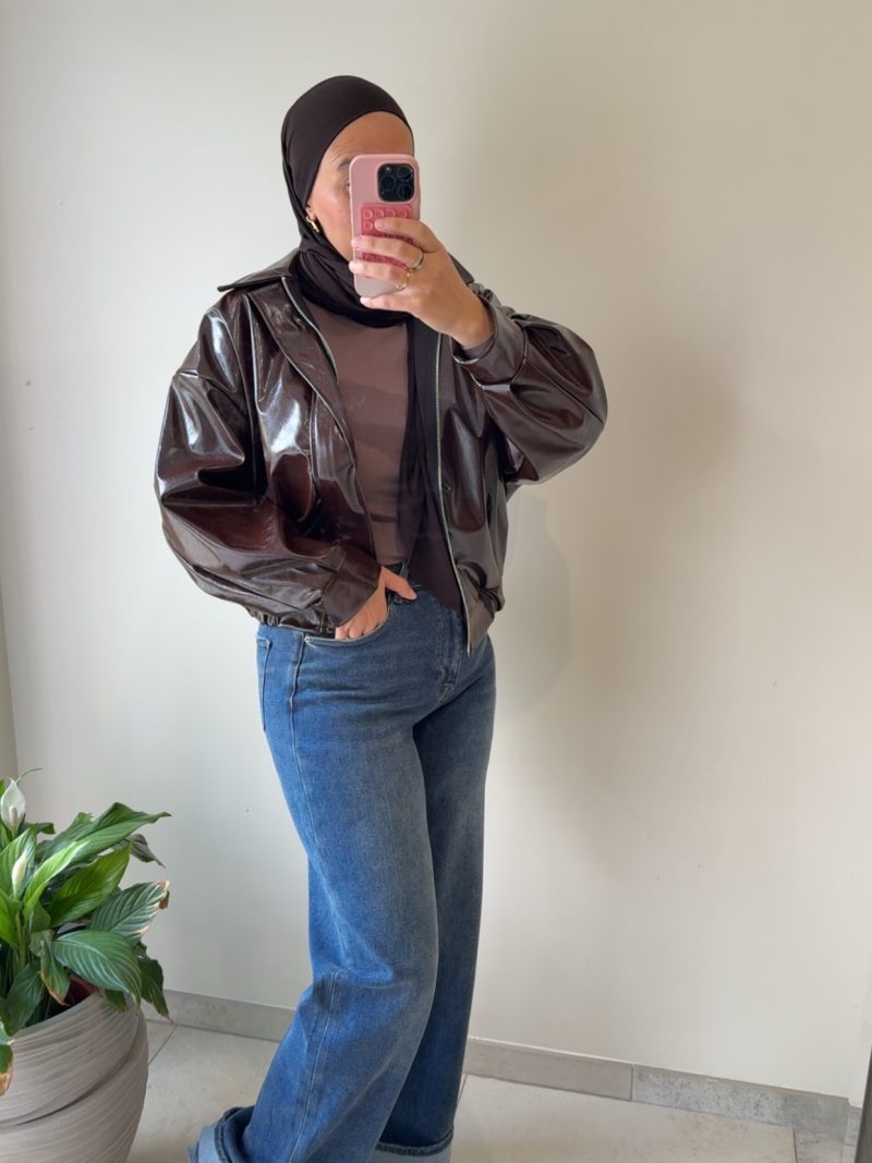 cjykmlnuyxbjagf0lzezlju3ljaundkgkglqag9uzte3lde7iglpuyaxoc42lji7igd6axapiai-27 Jeans Pradi bleu