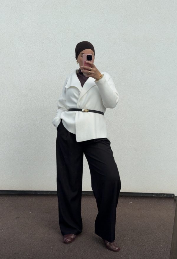 cjykmlnuyxbjagf0lzezlju4ljauntegkglqag9uzte3lde7iglpuyaxoc42lji7igd6axapiai-11 Cardigan blanc