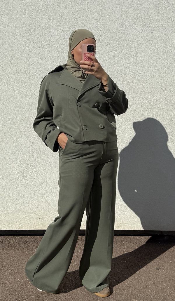 Ensemble Karla kaki