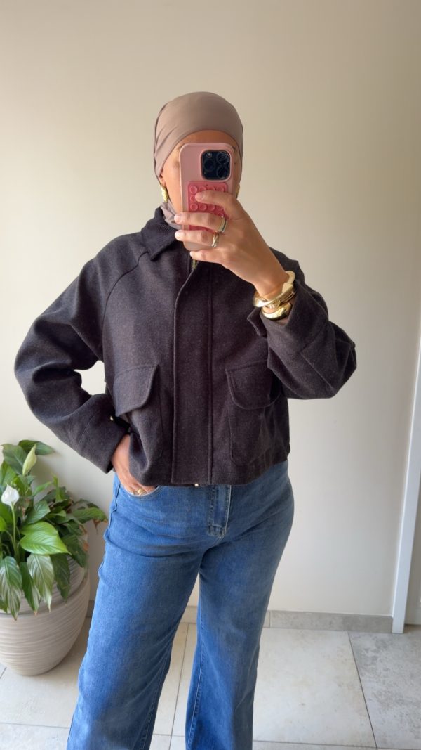 cjykmlnuyxbjagf0lzezlju5ljaunjagkglqag9uzte3lde7iglpuyaxoc42lji7igd6axapiai-25 Veste col velours noire