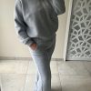Ensemble jogging gris – confort et style casual chic