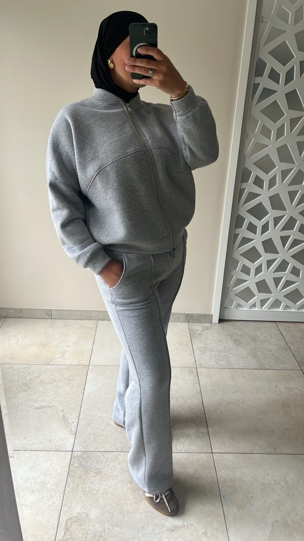 Ensemble jogging gris – confort et style casual chic