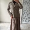 Blazer taupe à double boutonnage – élégance intemporelle et coupe structurée