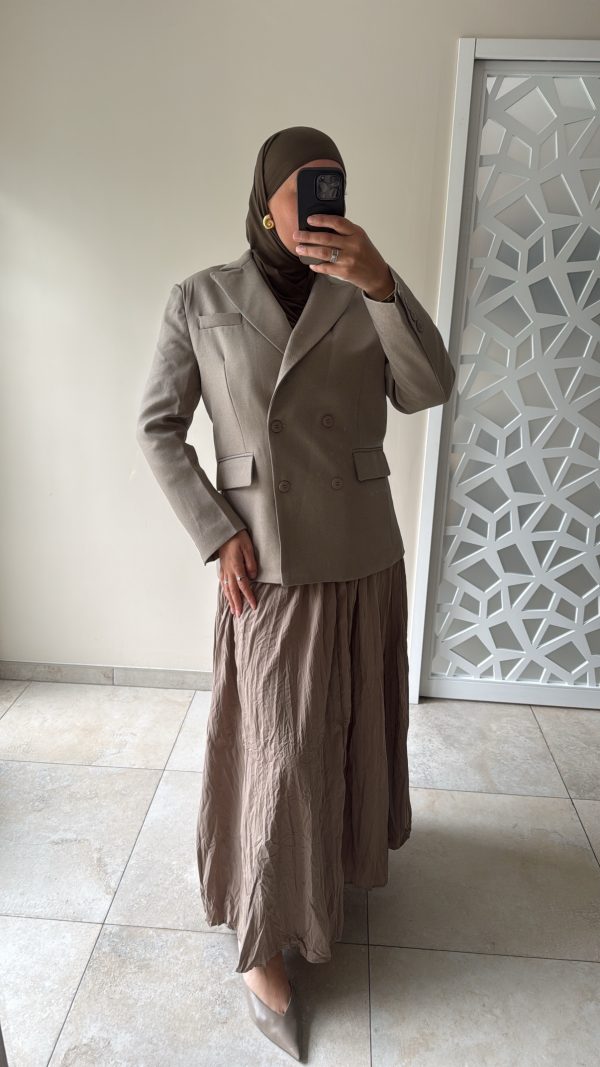 Blazer taupe à double boutonnage – élégance intemporelle et coupe structurée