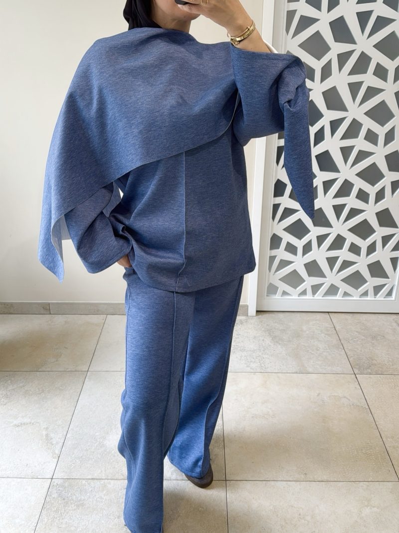 Ensemble fluide bleu avec étole intégrée – Élégance et confort au quotidien