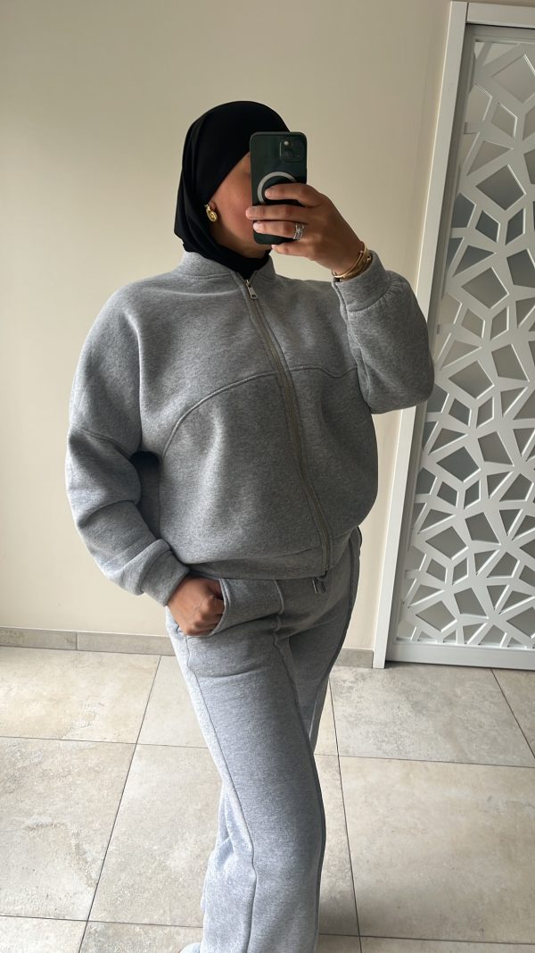 Ensemble jogging gris – confort et style casual chic