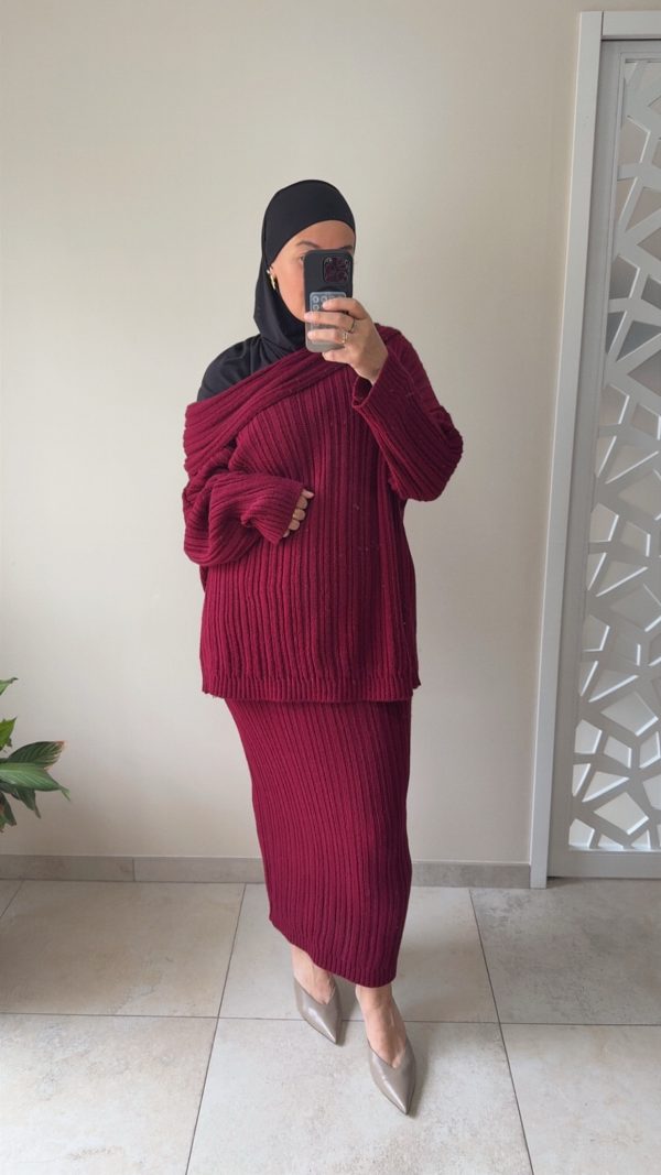 Ensemble en maille côtelée femme – Pull oversize et jupe longue bordeaux