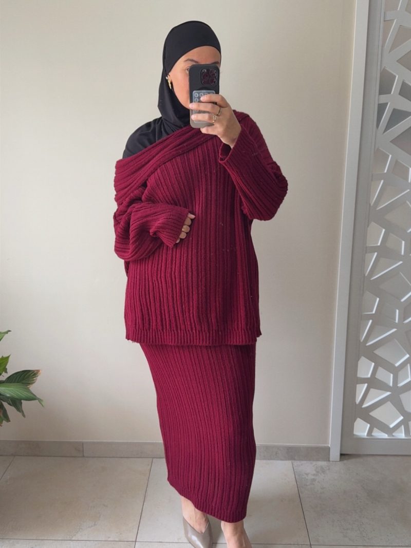Ensemble en maille côtelée femme – Pull oversize et jupe longue bordeaux