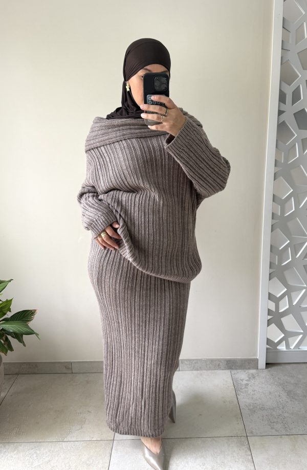 img_4155 Ensemble en maille côtelée femme – Pull oversize et jupe longue taupe