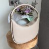 Sac à main taupe effet cuir grainé avec détails dorés – Élégance et raffinement au quotidien