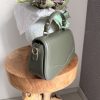 Sac à main vert kaki en similicuir lisse – Élégance féminine et design raffiné