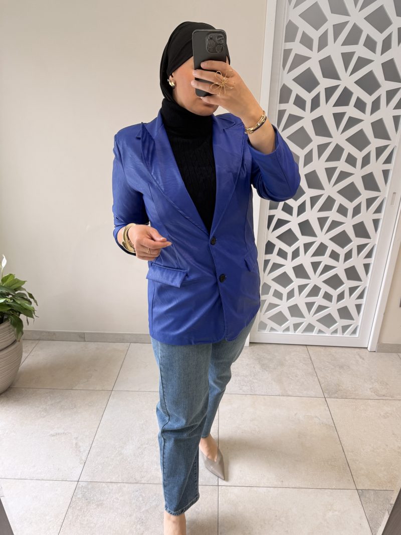 Veste blazer en simili cuir bleu – Élégance audacieuse et touche moderne