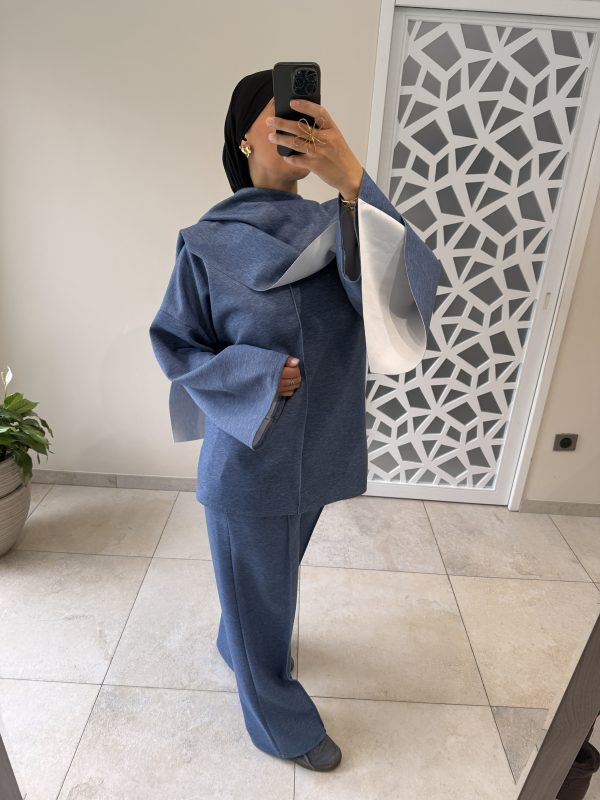 Ensemble fluide bleu avec étole intégrée – Élégance et confort au quotidien