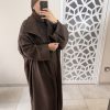Manteau long en laine chocolat – Élégance intemporelle et chaleur raffinée