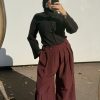 img_6160-4 Pantalon large à pinces – coupe fluide et taille haute bordeaux
