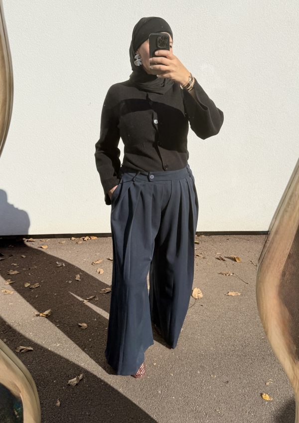img_6205 Pantalon large à pinces – coupe fluide et taille haute bleu marine