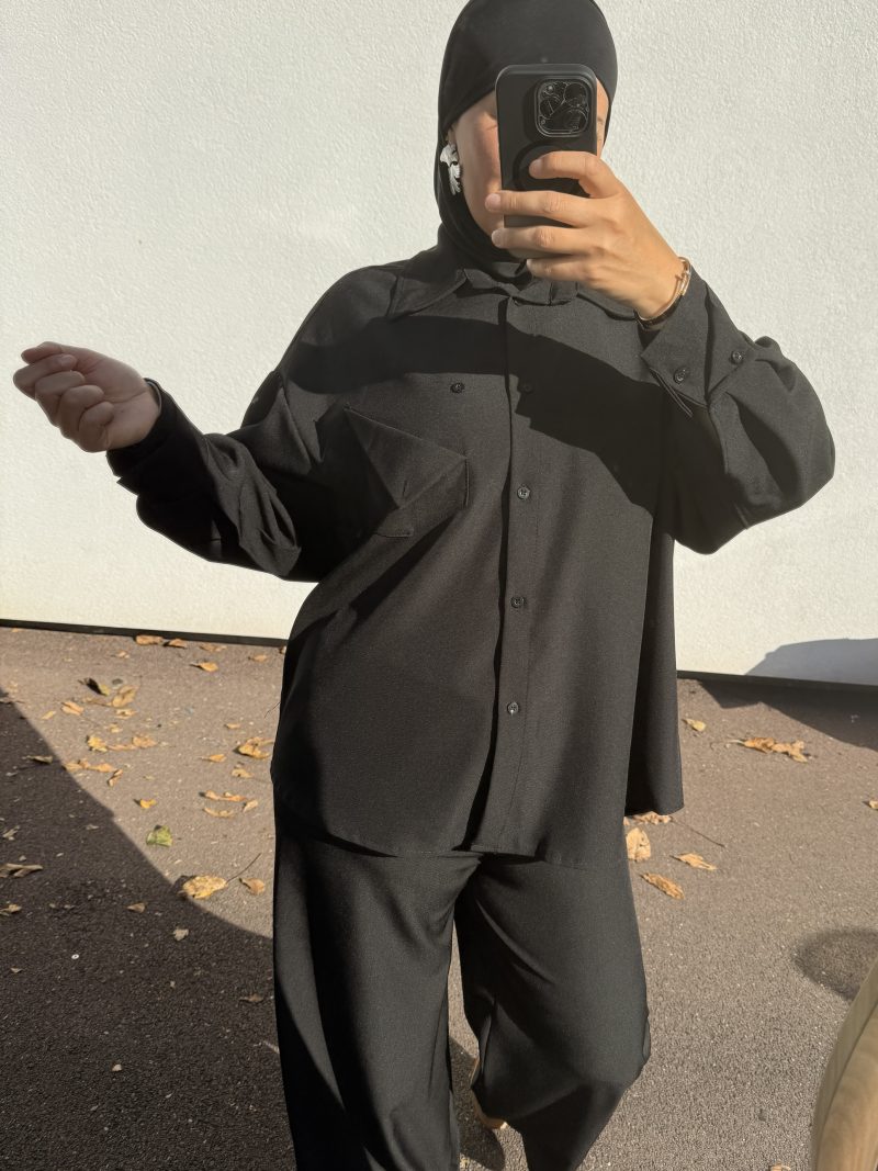 Ensemble fluide noir - élégance minimaliste et confort absolu