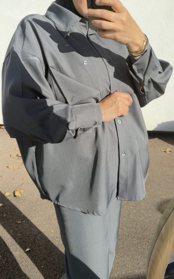 Ensemble fluide gris - élégance minimaliste et confort absolu