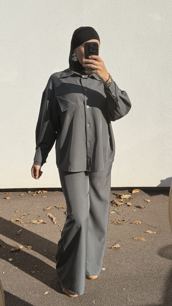 Ensemble fluide gris - élégance minimaliste et confort absolu