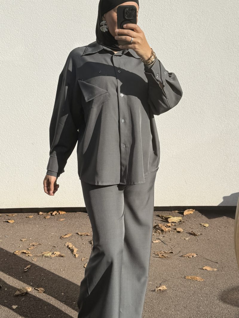 Ensemble fluide gris - élégance minimaliste et confort absolu