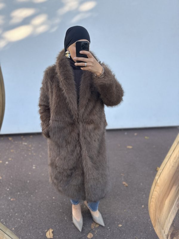 Manteau long en fausse fourrure – chaleur, élégance et confort absolu marron