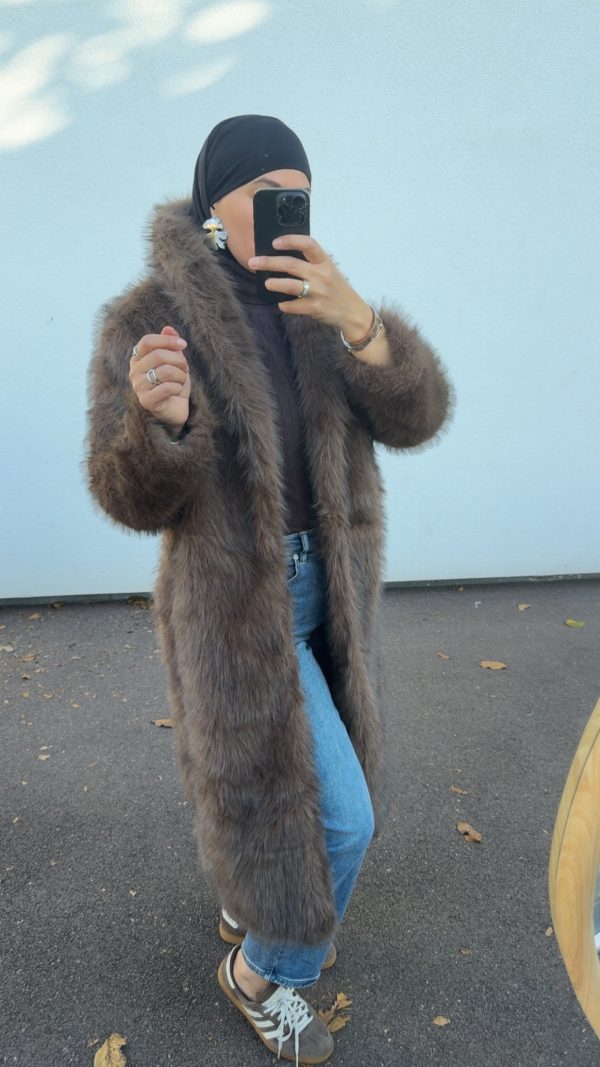 Manteau long en fausse fourrure – chaleur, élégance et confort absolu marron