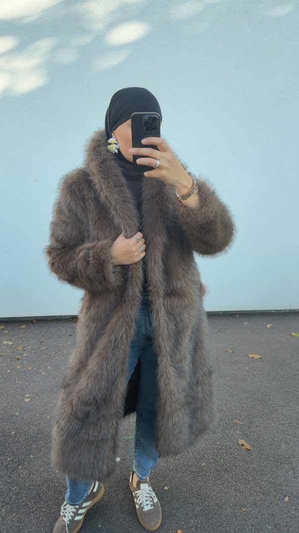 Manteau long en fausse fourrure – chaleur, élégance et confort absolu marron