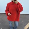 img_6795-3 Pull oversize à col montant – douceur et style cocooning rouge vif