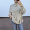 img_6847 Pull oversize à col montant – douceur et style cocooning taupe