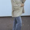 img_6863 Pull oversize à col montant – douceur et style cocooning taupe
