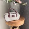 Sac à main bordeaux effet tweet  et cuir lisse – Élégance naturelle et design compact