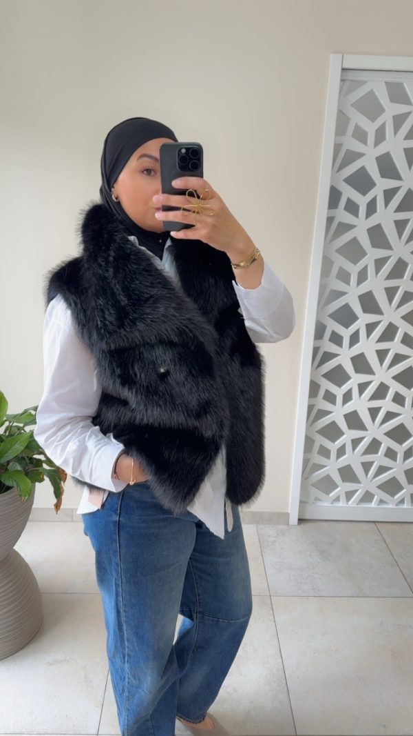 img_7630 Gilet sans manches en fausse fourrure noir
