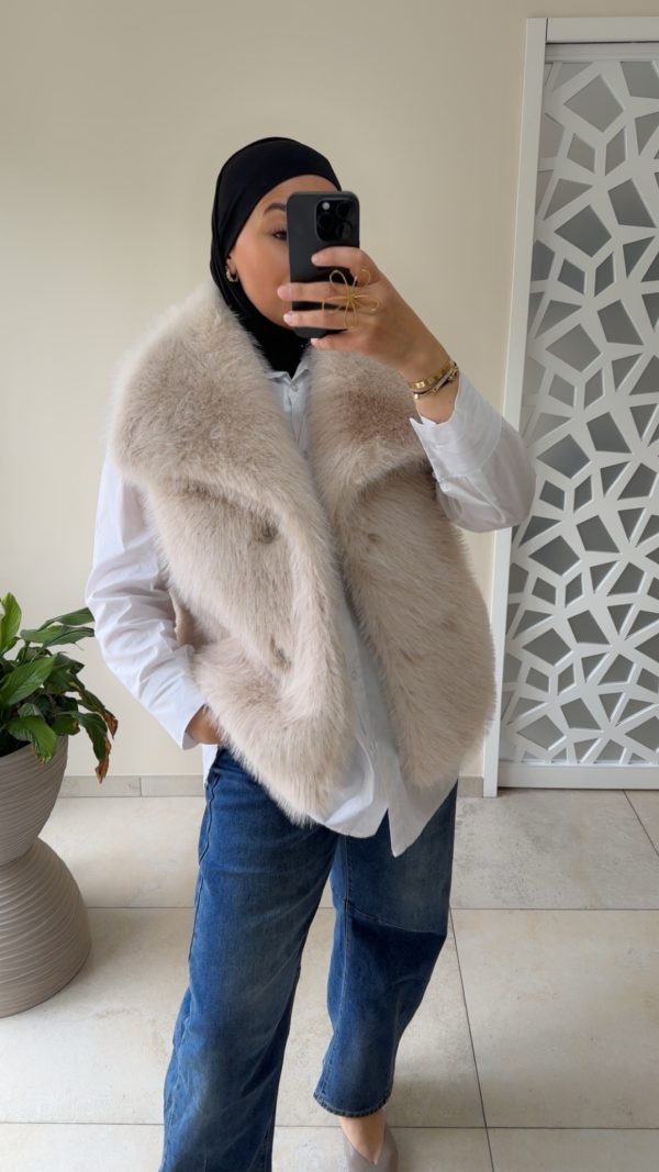 Gilet sans manches en fausse fourrure beige
