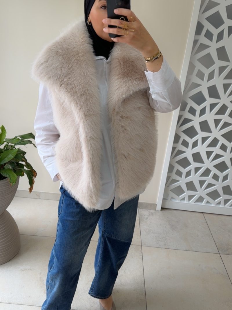 Gilet sans manches en fausse fourrure beige