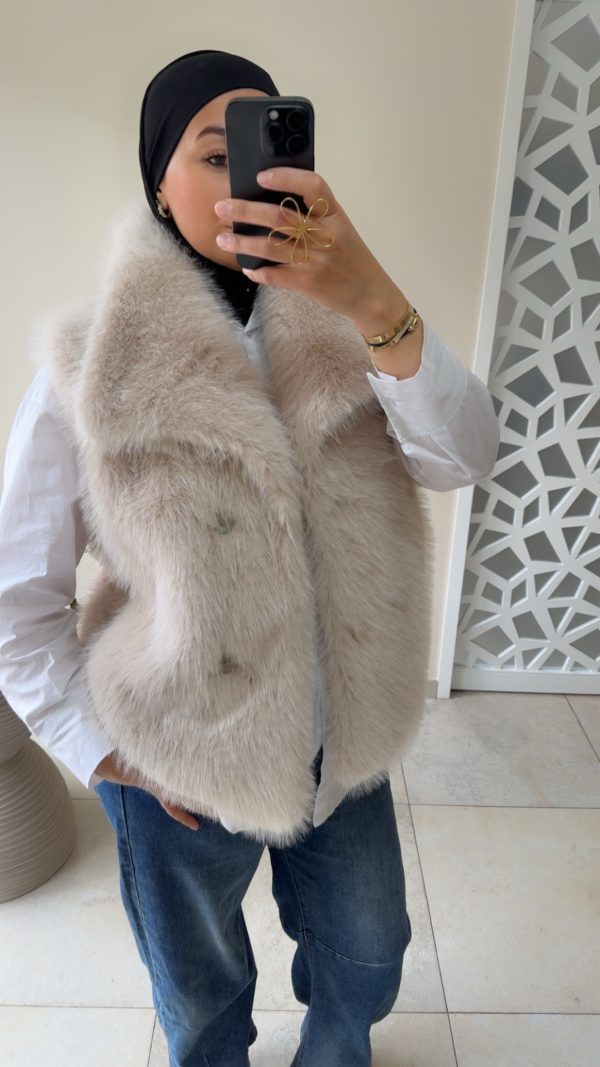 Gilet sans manches en fausse fourrure beige