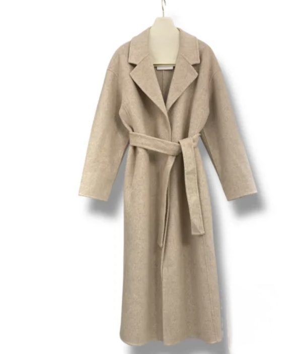 screenshot-58 Manteau Long 70% Laine – Coupe Élégante & Pressions Invisibles taupe