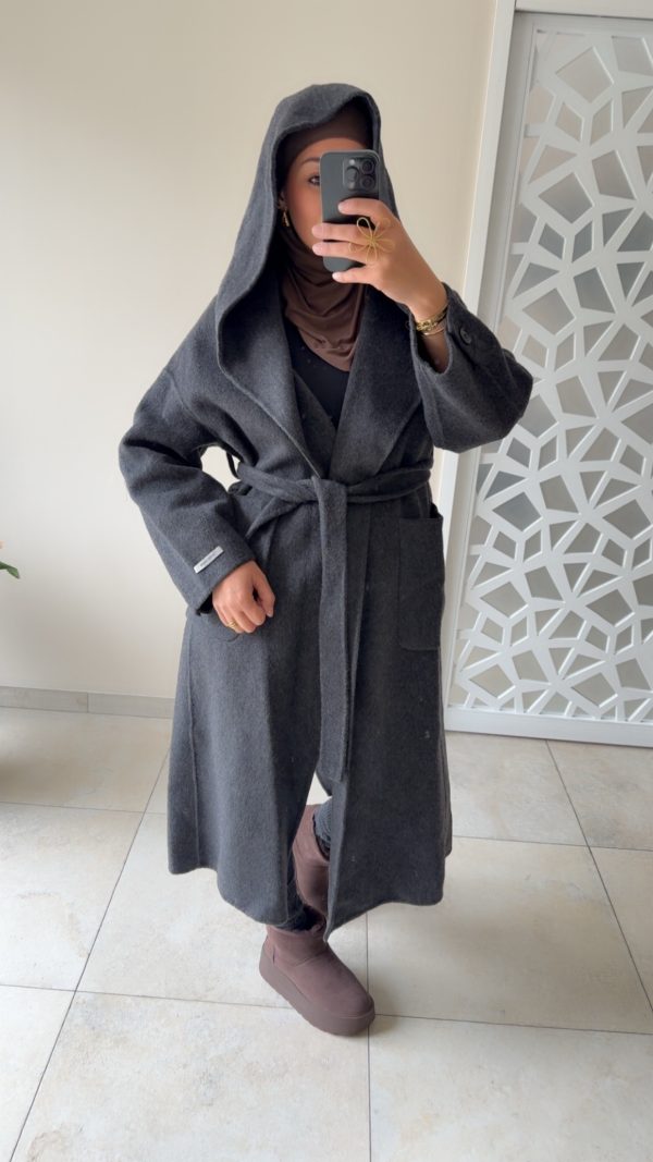 img_8547-2 Manteau long à capuche – Coupe oversize & ceinture intégrée antracithe