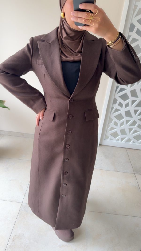 Manteau long structuré – Coupe élégante et moderne marron