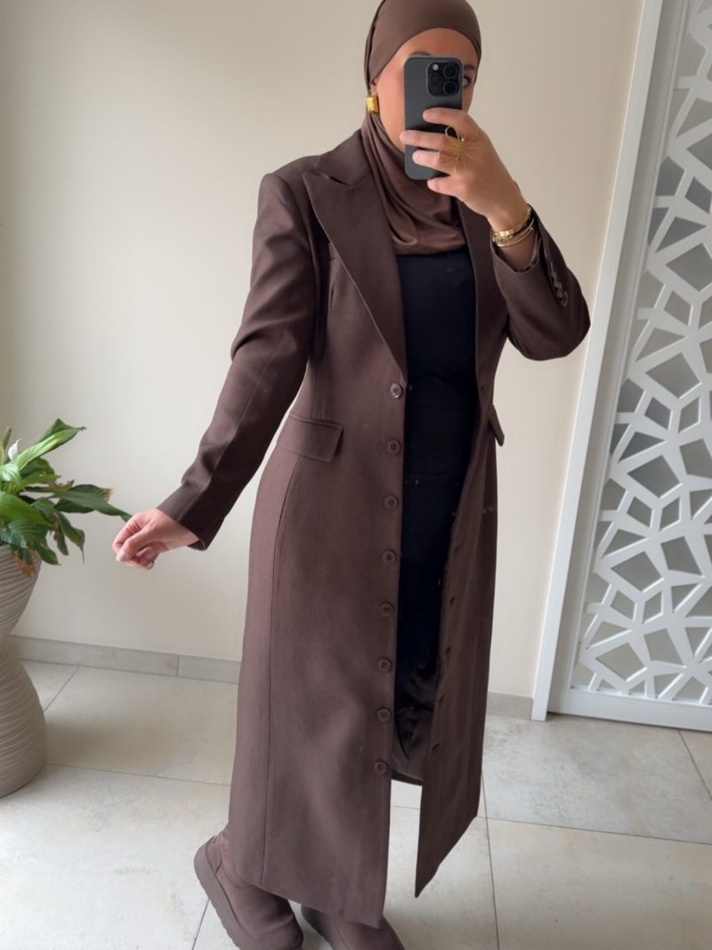 Manteau long structuré – Coupe élégante et moderne marron