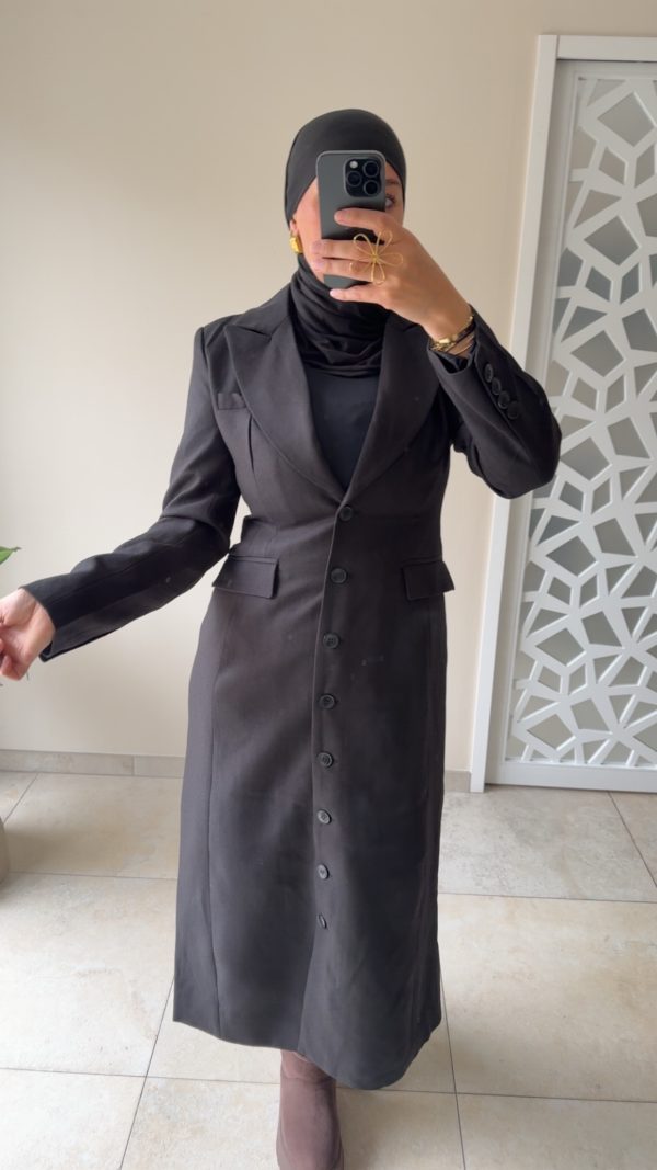 Manteau long structuré – Coupe élégante et moderne noir